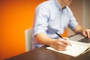Wegweiser für Unternehmen: Wann und warum man einen Berater engagieren sollte
